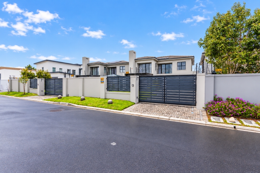4 Bedroom Property for Sale in Parklands North Western Cape